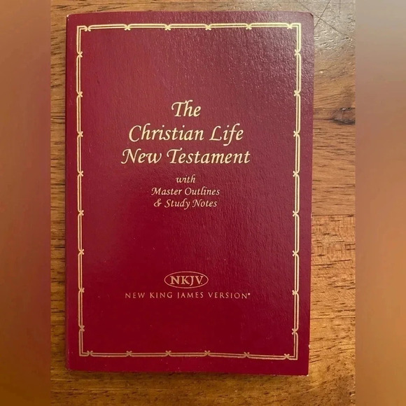 Christian Life New Testament With Master Outlines And Study Notes - Picture 1 of 4